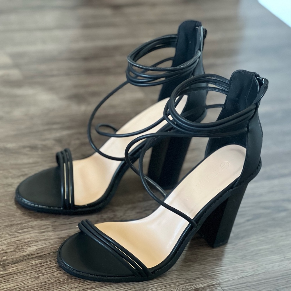 Chic Black Strappy Heels